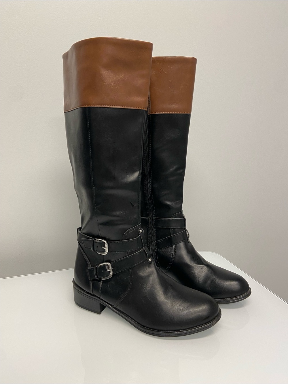 Arizona sz 9 women’s tall riding boots black and brown Low heel